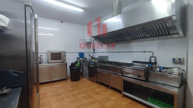 RESTAURANTE LISTO PARA COMENZAR LA ACTIVIDAD EN LA ZONA UNIVERSITARIA. — 18