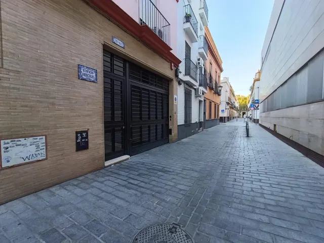 PLAZA DE GARAJE EN CALLE JESÚS DEL GRAN PODER — 9