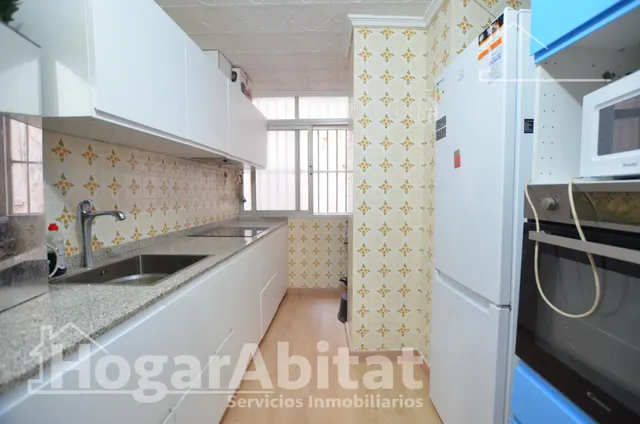 ¡Alicante centro! amplio, bonito y esquinero con balcón — 8