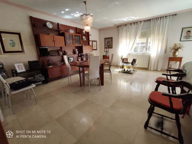 IMPRESIONANTE CHALET EN EL CENTRO DE VENDRELL — 9