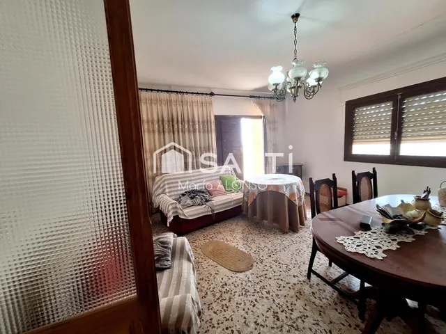 Amplia vivienda,con terraza y muchas posibilidades — 3
