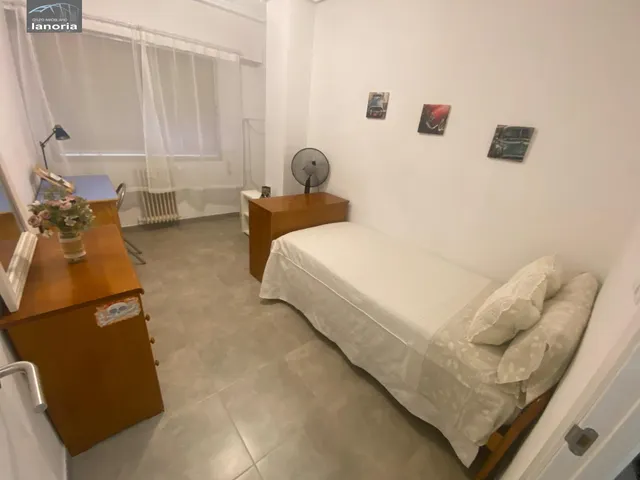Grupo la Noria ALQUILA piso CON ascensor. 3 Dormitorios, 1 baño. Agua y parte calefacción incluida — 7