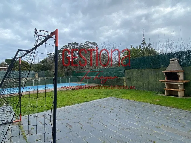 IMPRESIONANTE PAREADO CON PISCINA EN AJO — 33