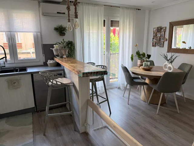 Piso recién renovado con garaje y trastero en Ibi - foto 3