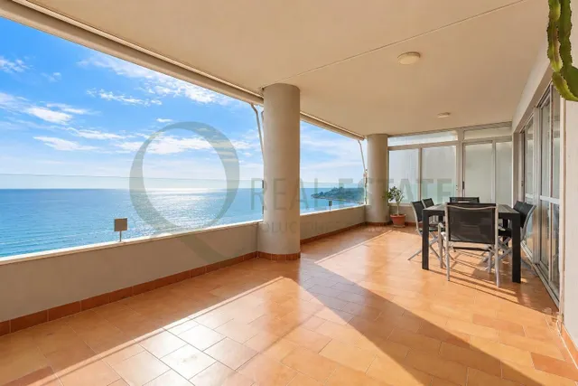 Vistas abiertas al mar y gran terraza en Cabo de las Huertas · 3 dormitorios y 2 baños — 13