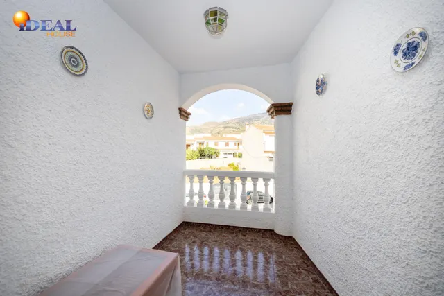 Casa de 6 dormitorios con piscina privada, terrazas y espectaculares vistas en Órgiva – Granada — 36
