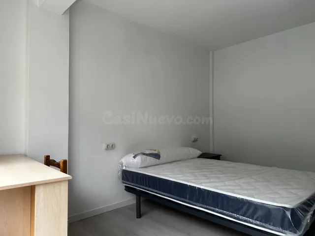 PISO EN VENTA EN XENERAL PARDIÑAS - foto 2