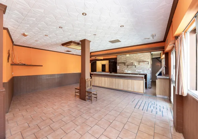 Gran oportunidad, edificio a la venta en barrio de Monachil. — 10