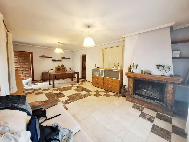 CHALET MUY AMPLIO EN LEDUA — 6