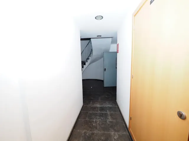 SE VENDE EDIFICO EN SABADELL, ZONA LA CREU DE BARBERA — 4