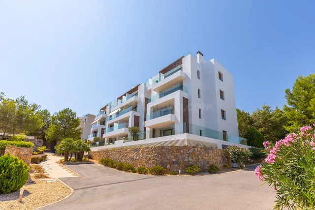 ATICO CON SOLARIUM PRIVADO. 2 DORM. 2BAÑOS. LAS COLINAS EN O