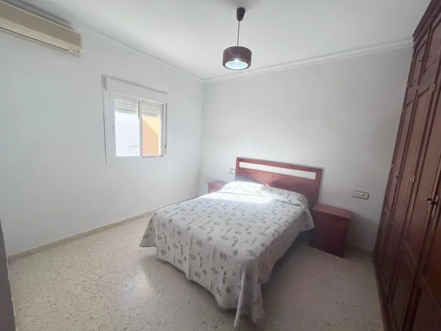 Casa adosada de dos plantas con patio en zona la fontanilla — 26