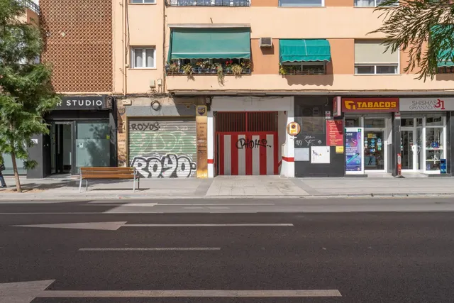 Alquiler plaza de aparcamiento para moto en Arabial — 36