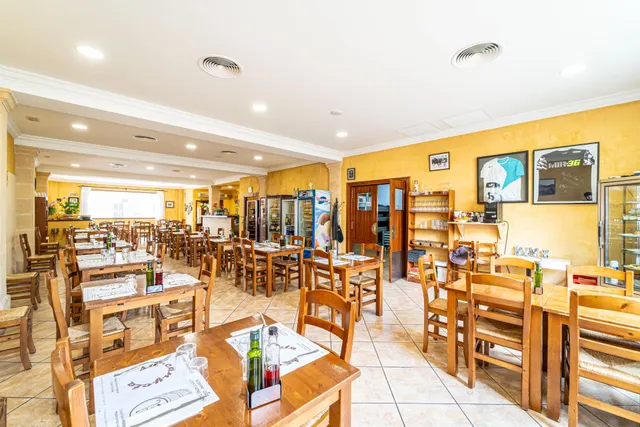 Restaurante de 541m2 en pleno funcionamiento en Maria de la Salud — 2