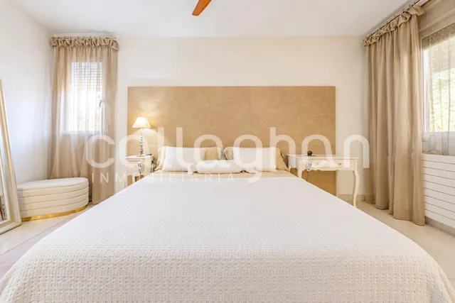 Exclusiva vivienda en Cruz de Gracia: elegancia, amplitud y privacidad — 13