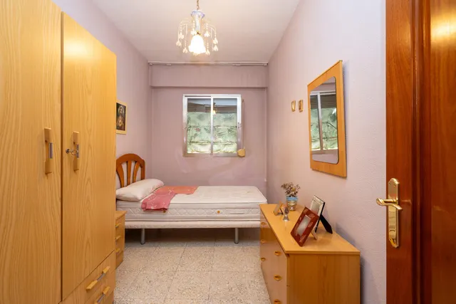 Amplio y luminoso piso de tres dormitorios con muy buenas vistas en avd don bosco — 30