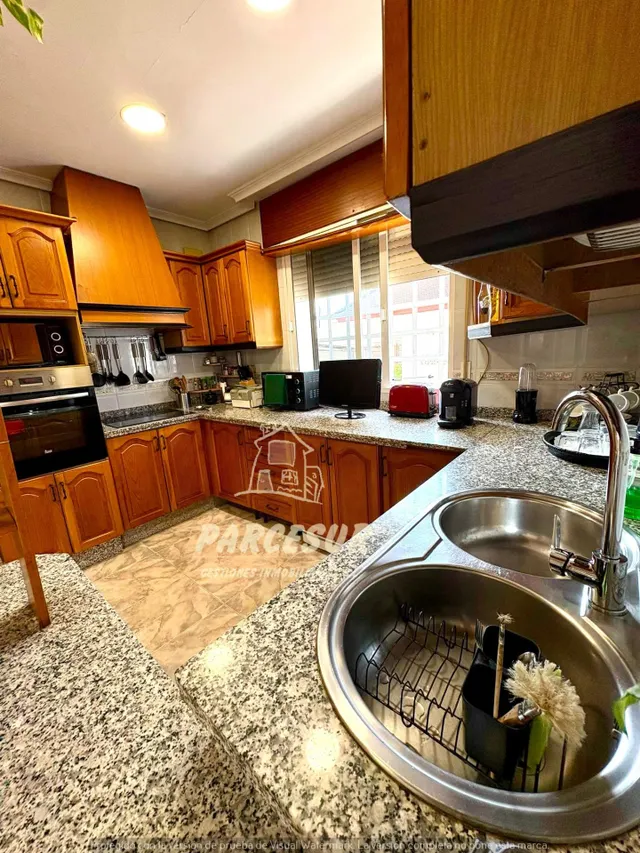 Chalet independiente en El Alcaide: espacio, comodidad y vida al aire libre — 7