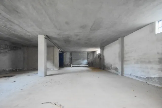 CASA Y PARCELA PARA USOS MULTIPLES. ZONA SERRALLO — 38