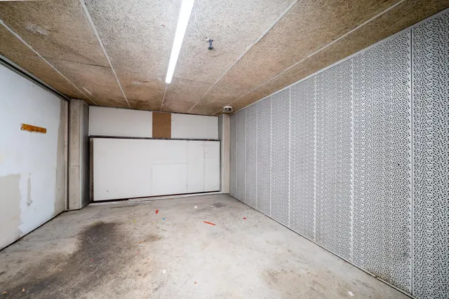 Local comercial en venta — 16