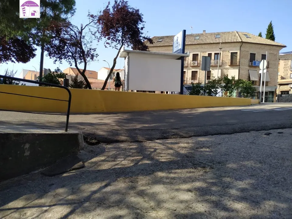 Amplia plaza de garaje