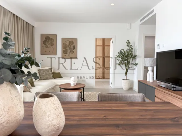 Exclusiva vivienda con solárium privado y cocina exterior, p