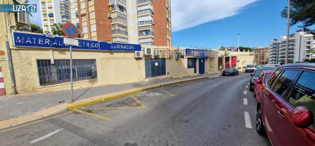 Amplio Local Comercial a Solo 150 Metros de la Playa - Oportunidad Única — 25