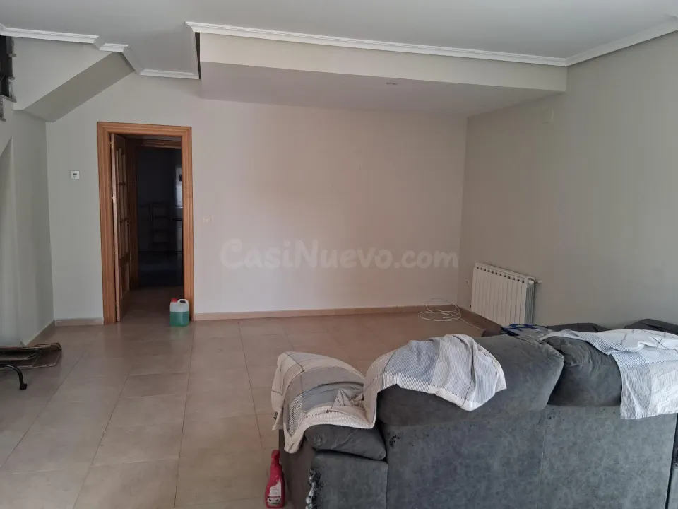 SE VENDE MAGNIFICO ADOSADO EN LA FELIPA