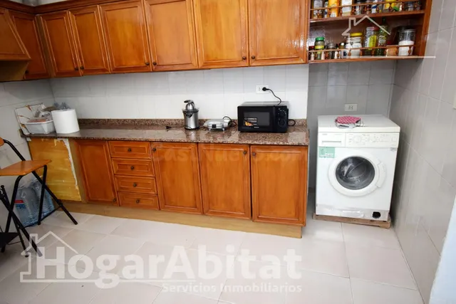 AMPLIA CASA CON 2 TERRAZAS Y GARAJE — 3