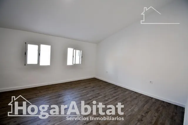 AMPLIA Y BONITA CASA REFORMADA CON 2 TERRAZAS — 21