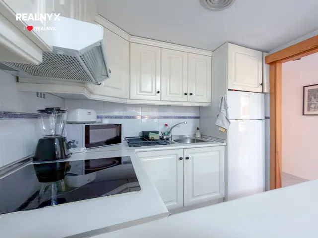 ¡Oferta Especial! Amplio apartamento con 3 dormitorios + gran terraza y vistas a la piscina comunitaria + Garaje incluido en el precio — 15