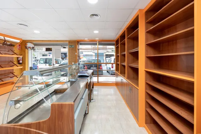 LOCAL COMERCIAL EN EL CHARCÓN — 10