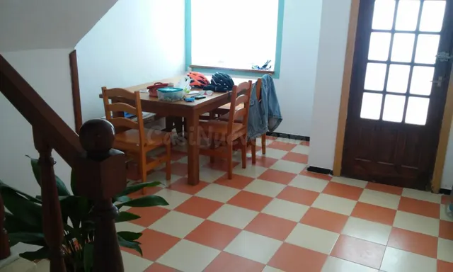 Casa de 140 m2 con 4 dormitorios en el centro de Figueras (C - foto 3