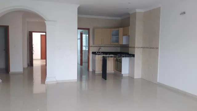 Piso 3 habitaciones 130m² en alquiler - Manga - foto 2