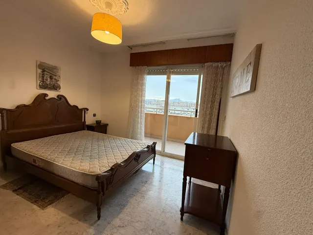 Piso de 4 dormitorios en una de las mejores zonas de Alicante — 30