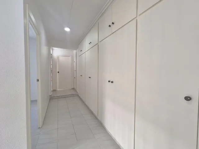 Amplia y luminosa casa reformada en zona llombai, Burriana — 26