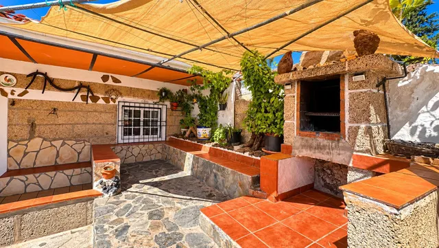Finca exclusiva en Vilaflor · 2 viviendas, viñedo, bodega y piscina — 7