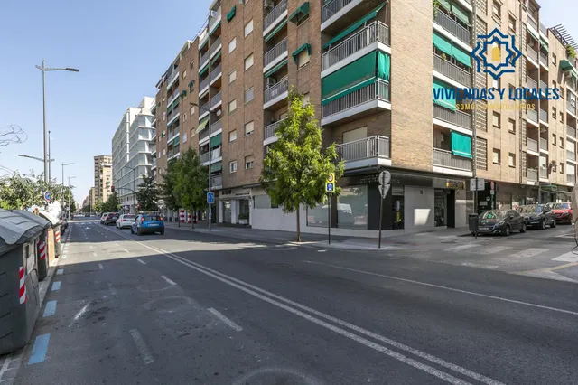 Piso en Calle Arabial con Vistas Despejadas al Parque García Lorca — 26
