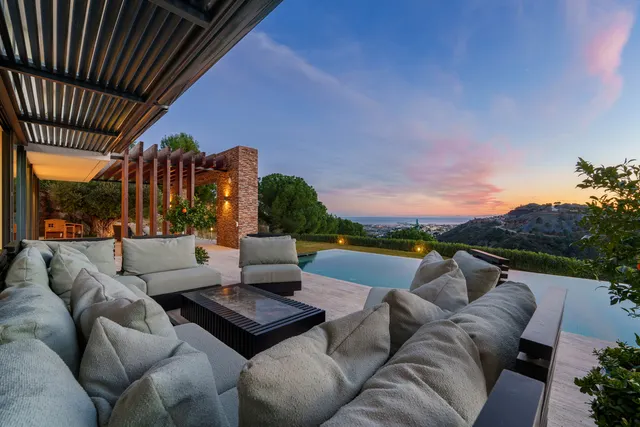 Chalet 5 habitaciones 715m² en venta - La pobla de Vallbona — 48