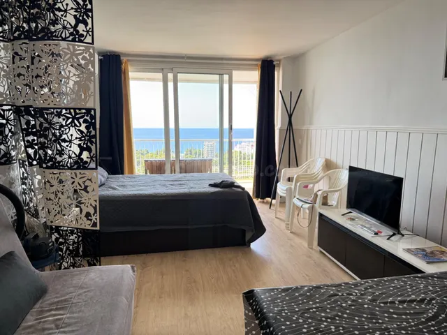 Piso con licencia turística y vistas al mar en la exclusiva 