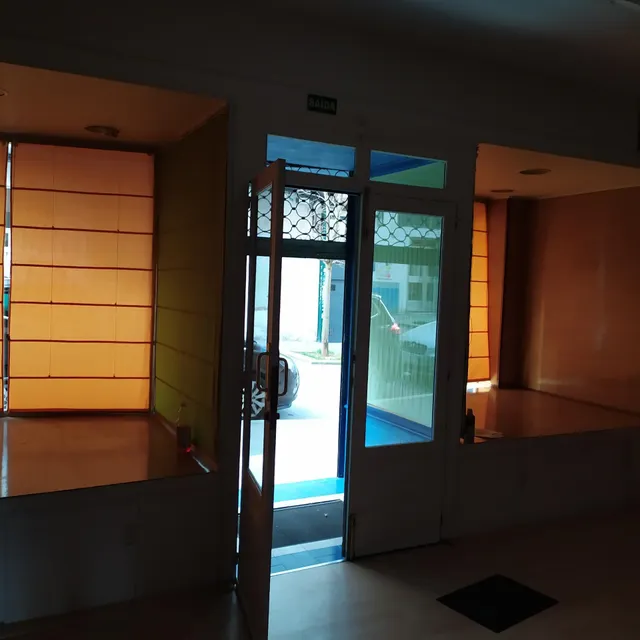 SE ALQUILA LOCAL COMERCIAL EN BELVIS — 5