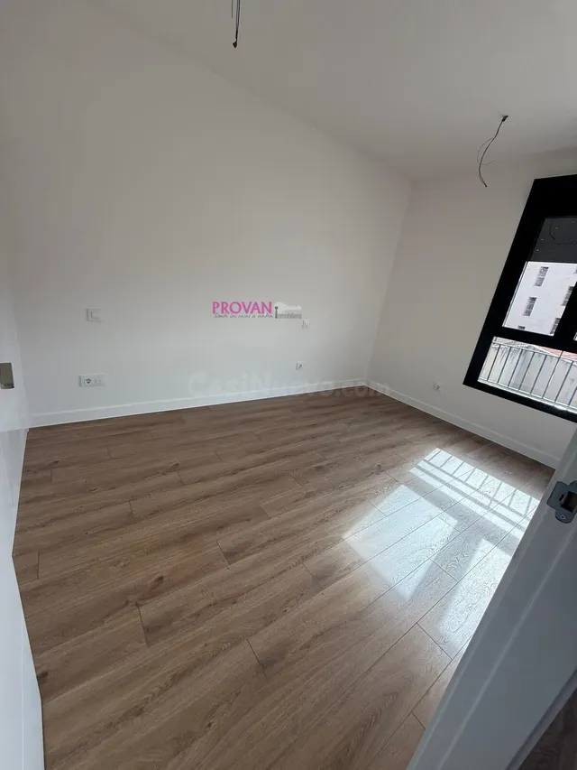 APARTAMENTO A ESTRENAR EN PLENO CENTRO. AMPLIO DORMITORIO, S - foto 4