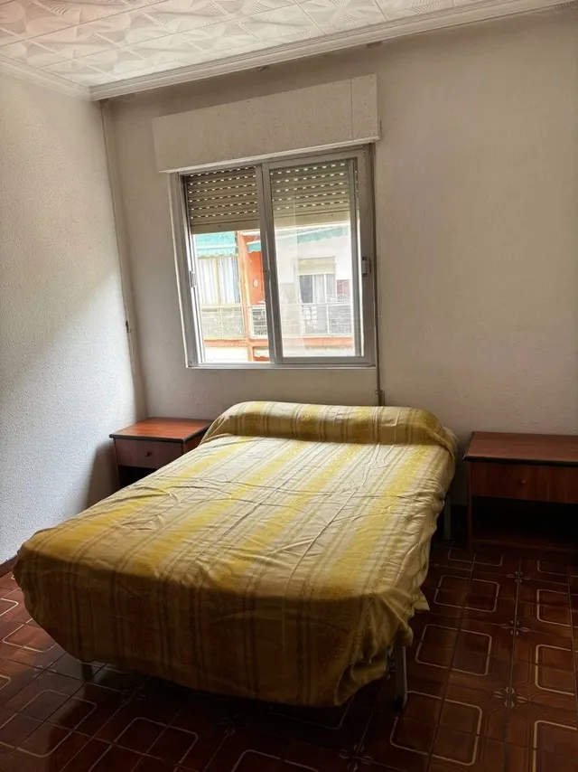 ¡Excelente oportunidad en Princesa Mercedes! Piso exterior con gran potencial de reforma — 10