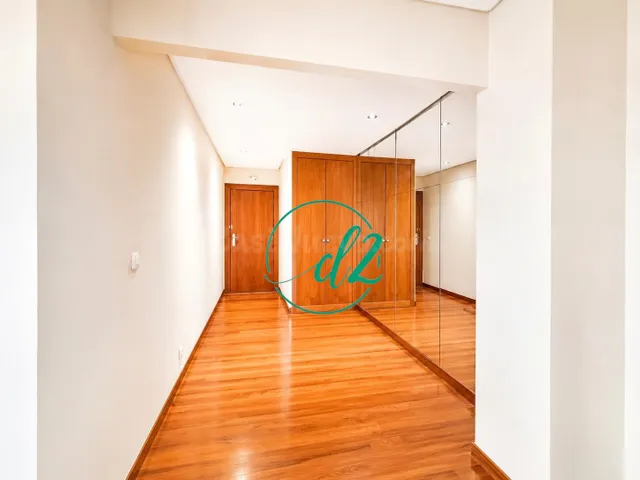 EXCLUSIVA VIVIENDA DE MÁS DE 180 M2 CON GARAJE EN PLENO CENT - foto 5