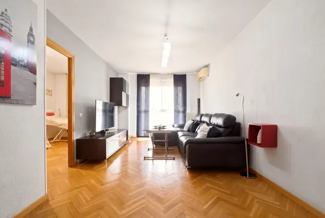 VENTA PISO EN MADRID ZONA BUTARQUE TERRAZA, PARKING Y PISICNA COMUNITARIA!! — 2