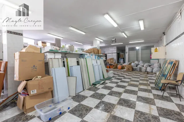 Local comercial 198m² en venta - Barriada primero de mayo - foto 3