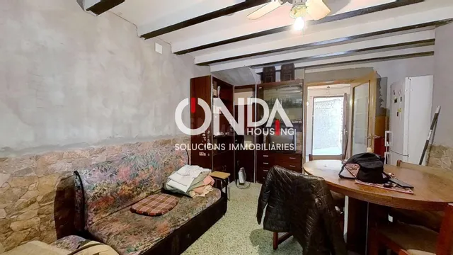 Casa de cuatro alturas en Camarasa - foto 4