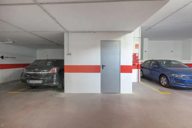 Ideal inversores!!! 35 plazas de aparcamiento y 5 trasteros, todo alquilado — 13