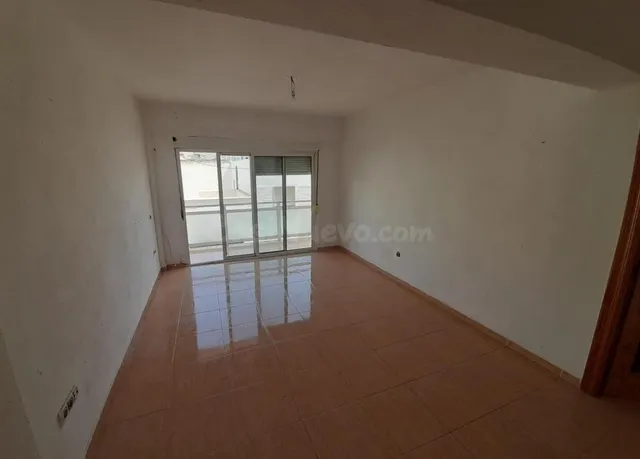 Amplio Piso en el Corazón de El Ejido por solo €99,000 - foto 5