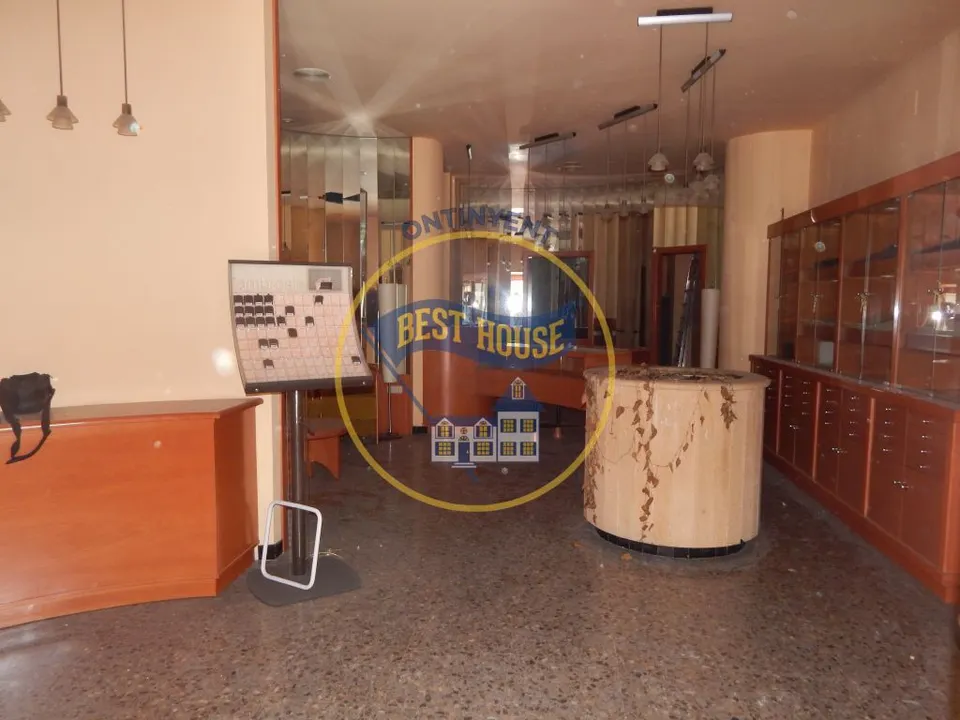 ¡¡OPORTUNIDAD!! LOCAL COMERCIAL EN ZONA TRANSITADA