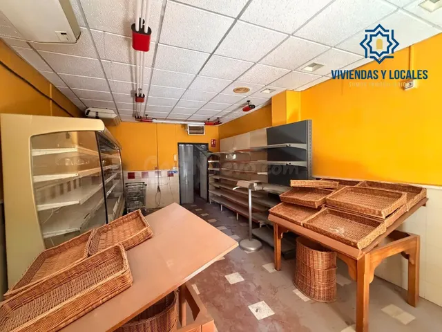 Gran rebaja de precio! Amplio local comercial en Martínez Ca - foto 4